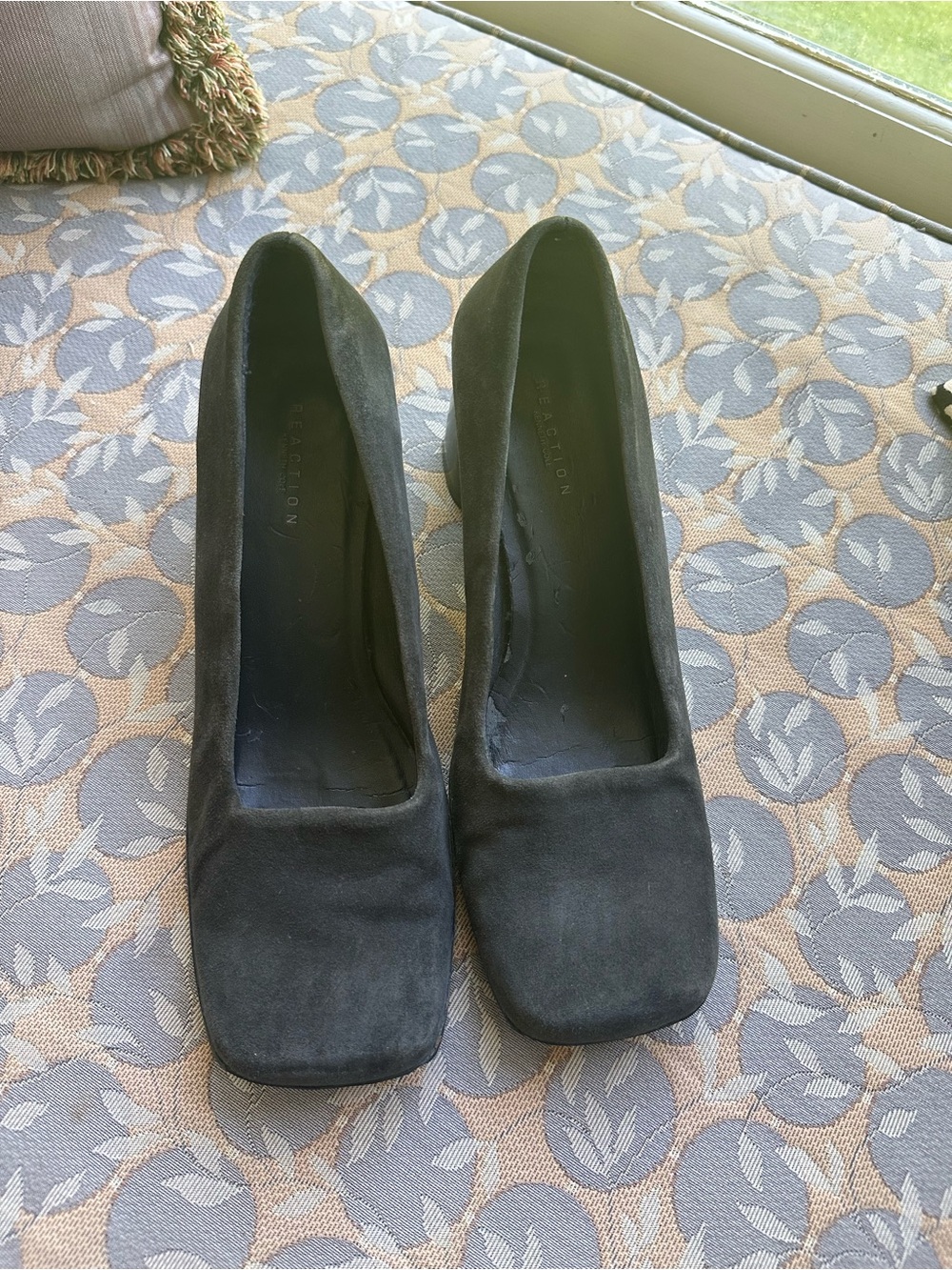 Kenneth Cole Deep Navy Suede Square-Toe Pumps, Size 8.5